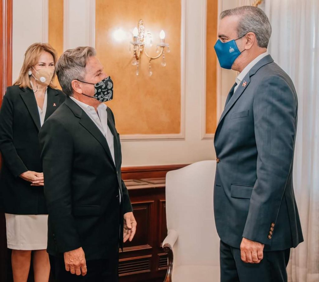 Ricardo Montaner y Luis Abinader