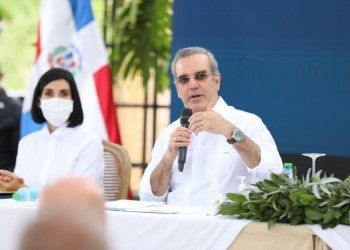 Luis Abinader en Samaná11