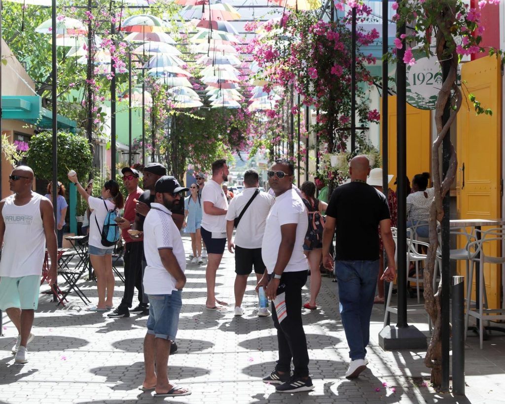 Turistas de Allure Of The Seas en Puerto Plata