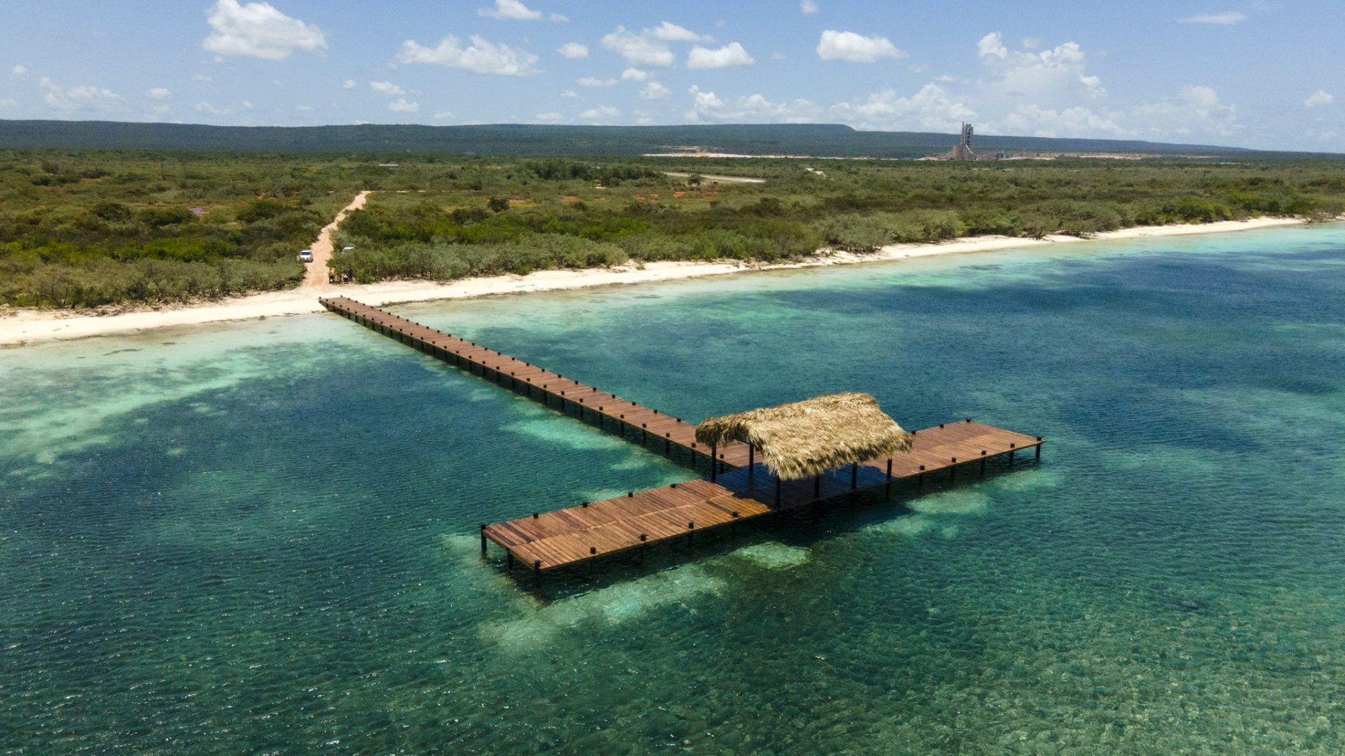 RD entra a la carrera espacial con puerto de US$600 MM en Pedernales 3 Muelle pesquero de Pedernales scaled