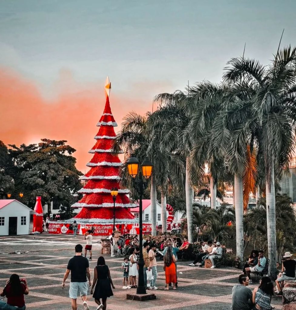 Conoce los parques navideños para visitar en familia 5 Arbol Coca Cola
