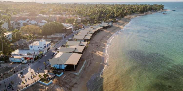 Las Terrenas estrena plaza del Pueblo de Los Pescadores 1 Plaza de los Pescadores scaled