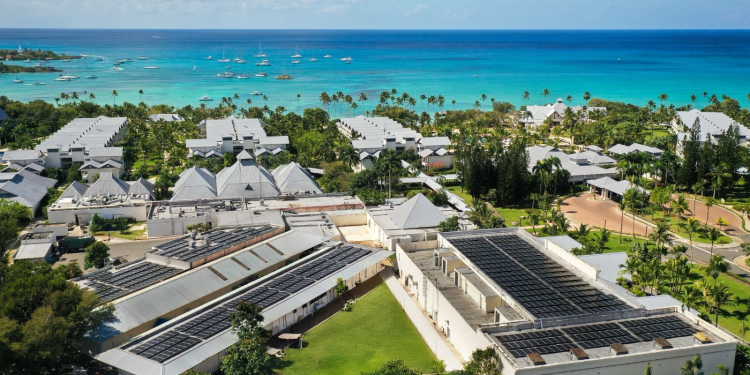 CEB y el hotel Hilton La Romana inauguran nuevo parque solar 1 CEB y Hilton La Romana inauguran nuevo parque solar