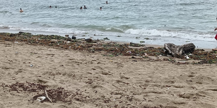Playa Poza Bojolo en Nagua: ¿Olvido o descuido de las autoridades?