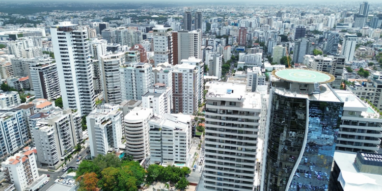 El boom de las torres transforma el Distrito Nacional y redefine la oferta urbana para el turismo 1 Torres en el Distrito Nacional